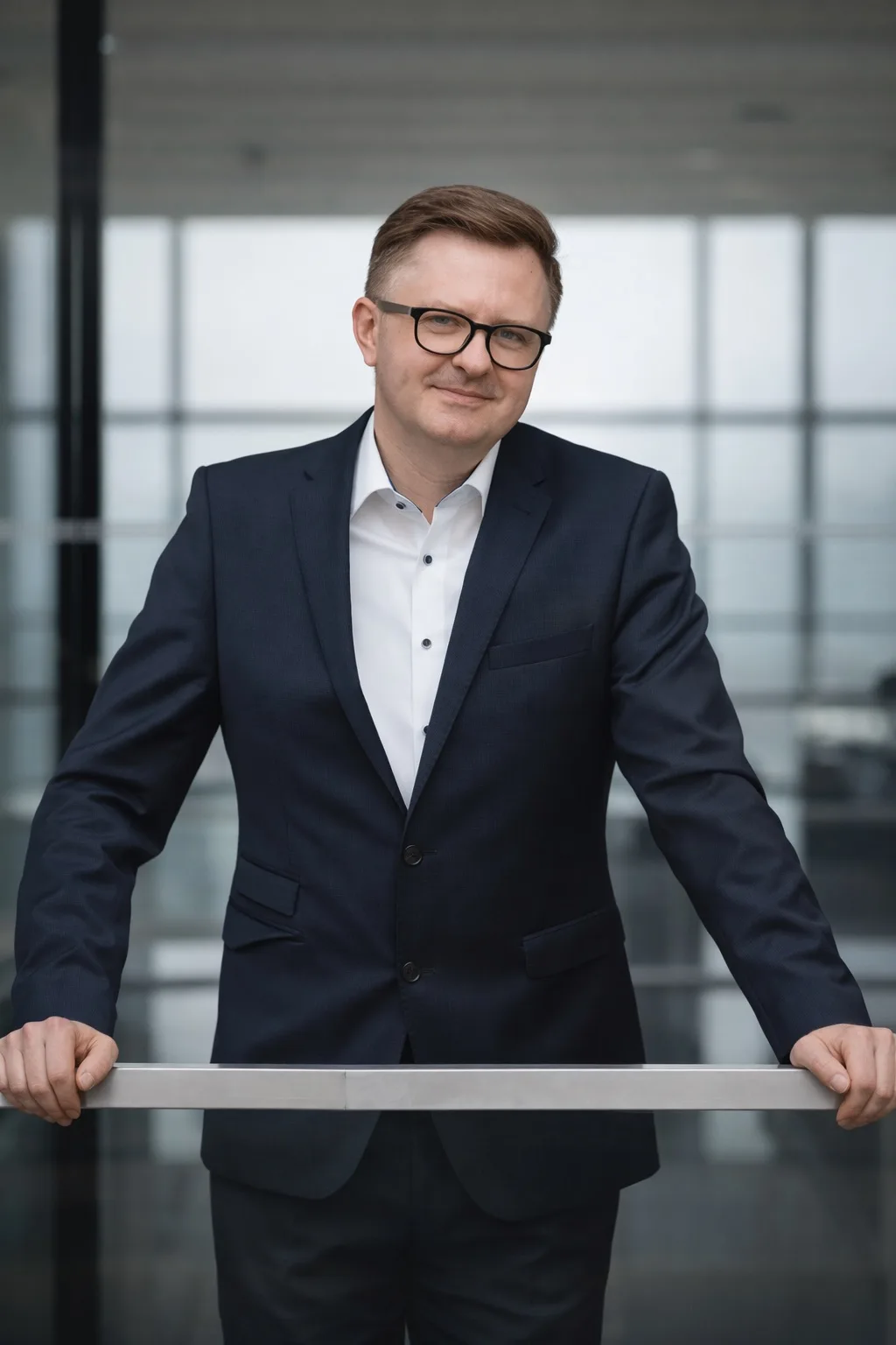 Martin Klosowski, Inhaber von mkconcept aus Weikersheim, im Anzug